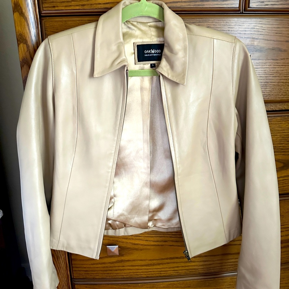 A nice leather jacket! It says size S but it runs small. XS will fit